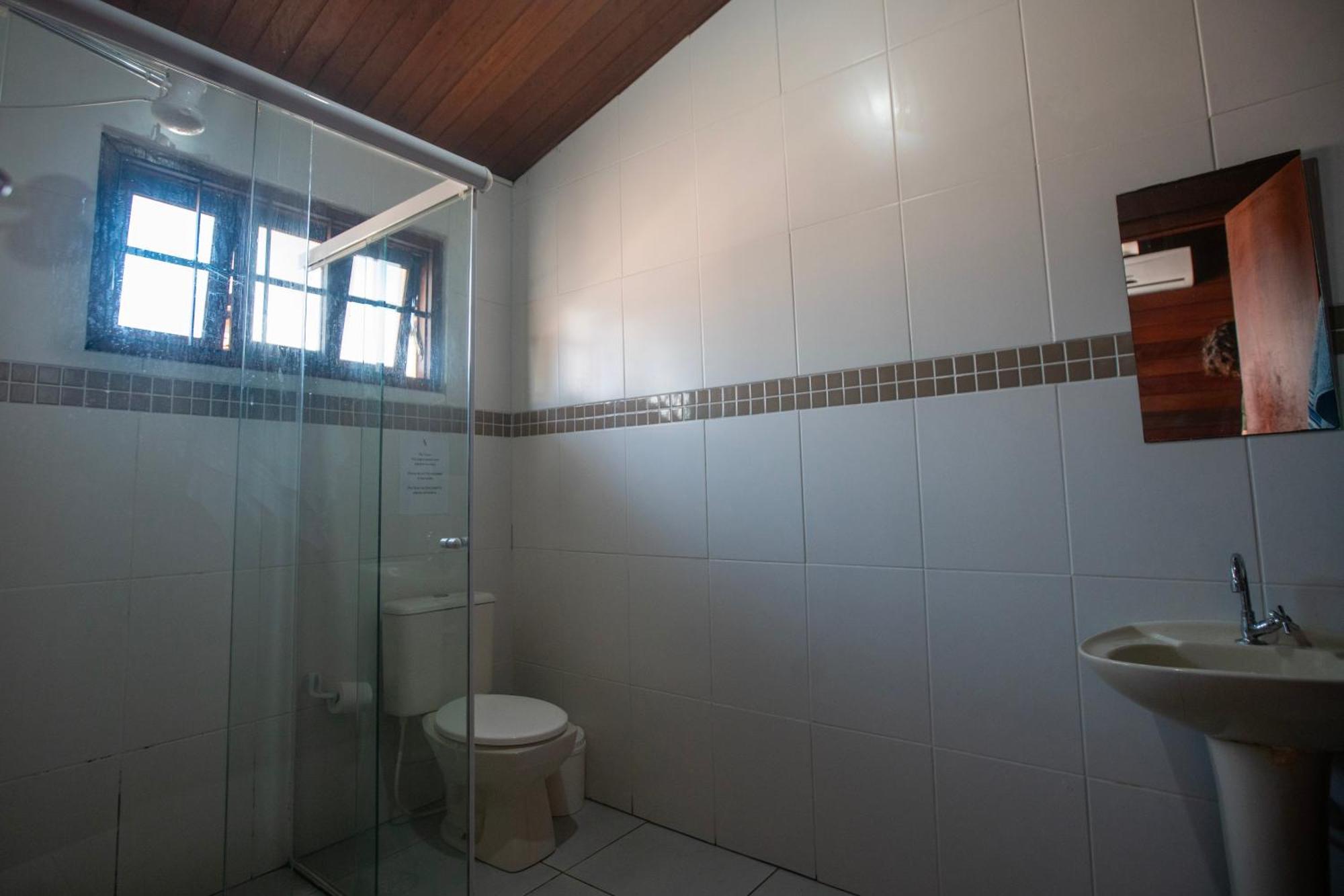 Hostel Capricornio Carcara Карагуататуба Екстериор снимка