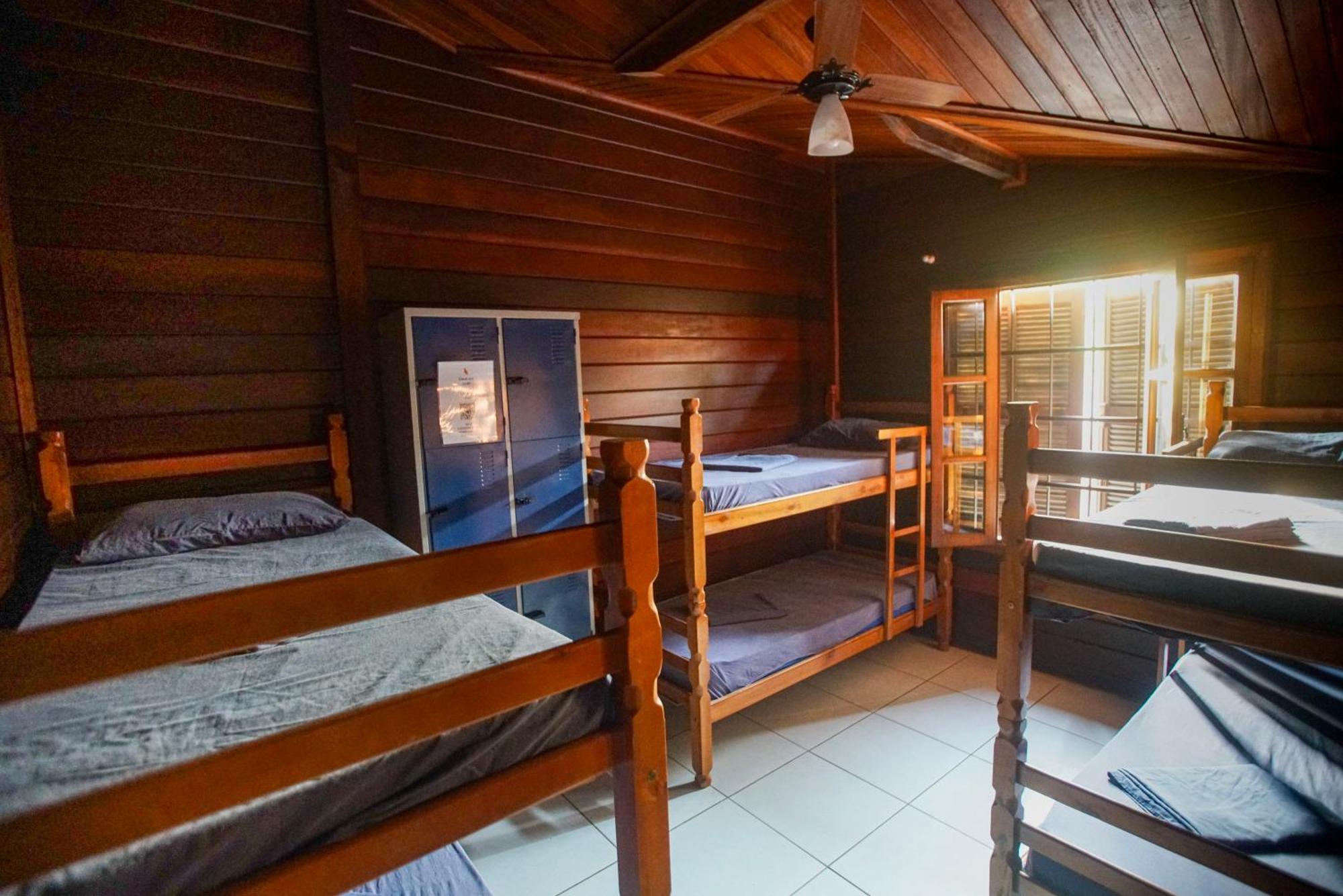 Hostel Capricornio Carcara Карагуататуба Екстериор снимка