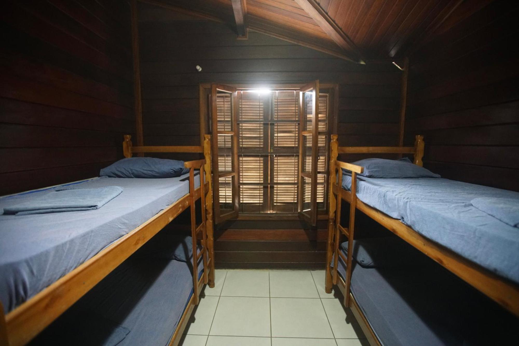 Hostel Capricornio Carcara Карагуататуба Екстериор снимка