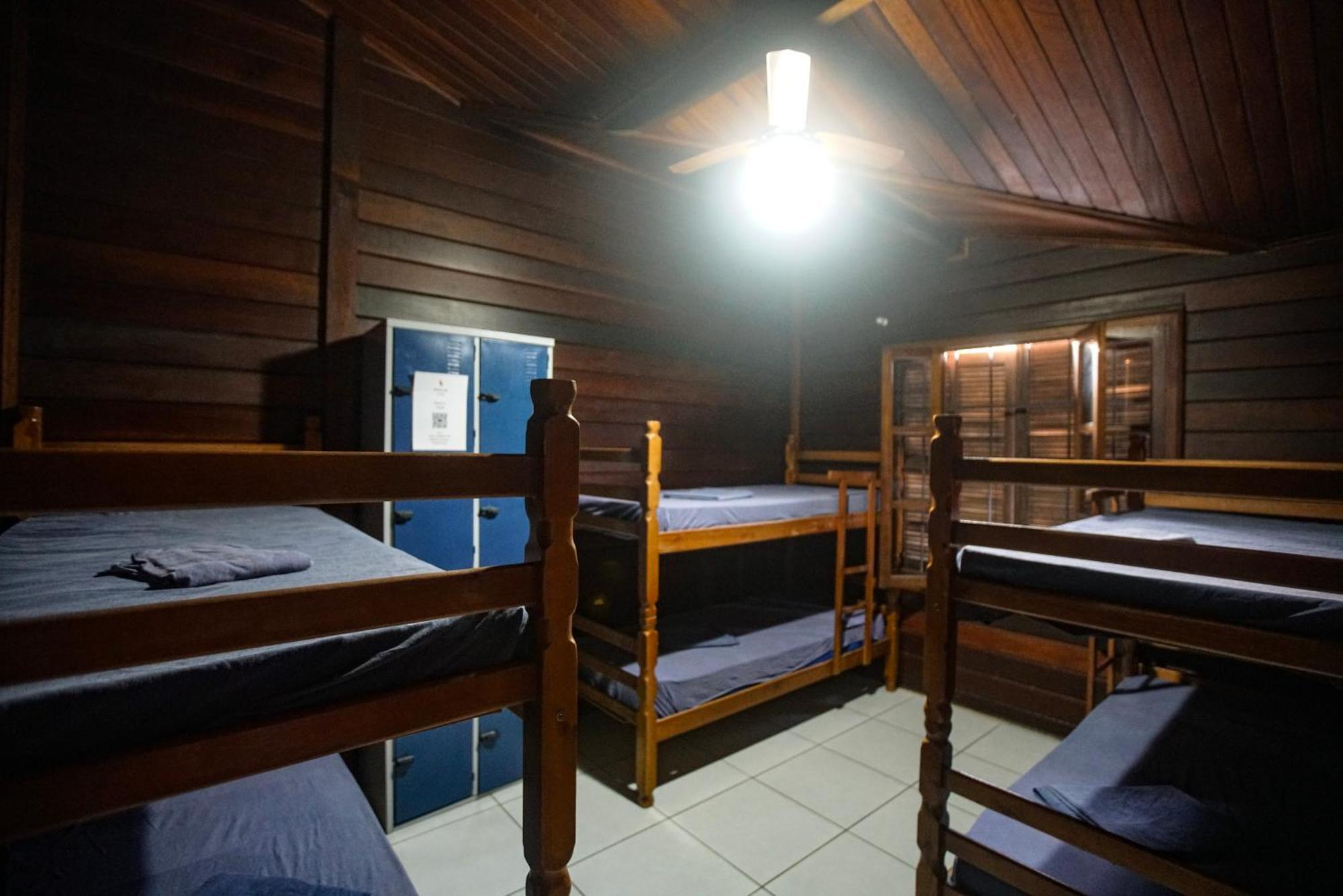 Hostel Capricornio Carcara Карагуататуба Екстериор снимка